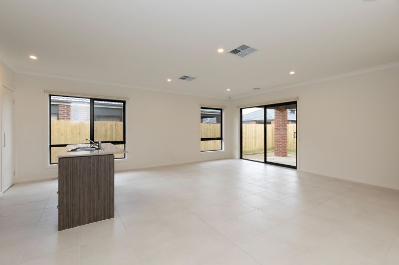8 Ivanhoe Road, Wallan