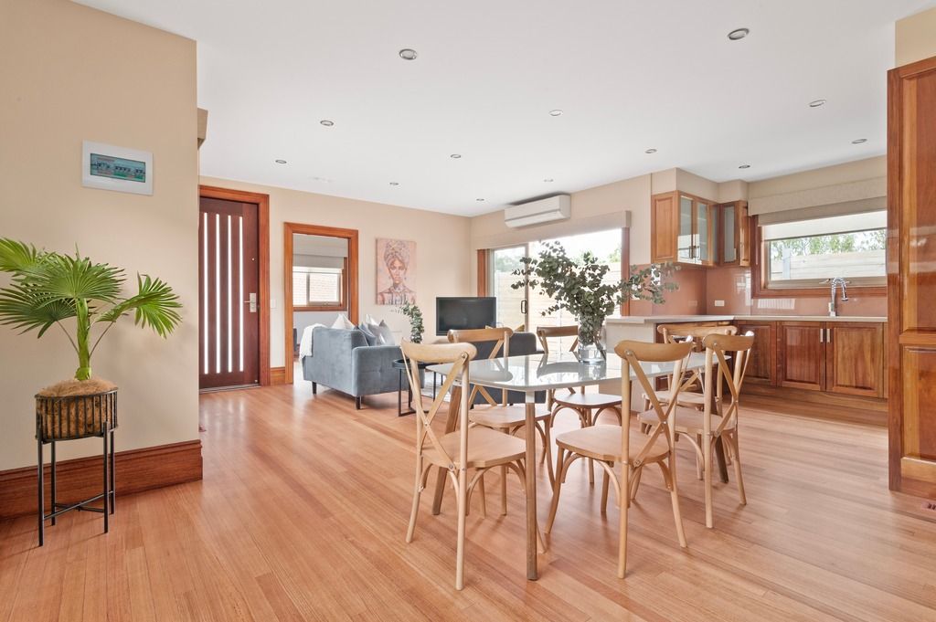 Stunning 3-Bedroom Unit in Vibrant Coburg North