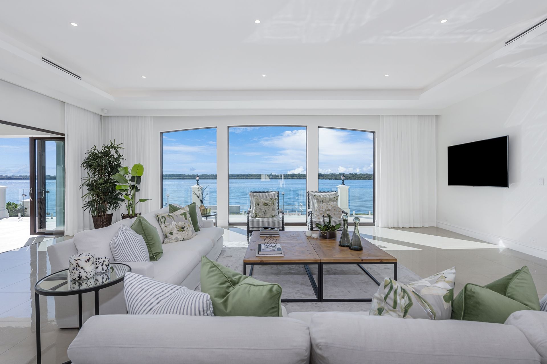 50-52 Knightsbridge Parade East, Sovereign Islands QLD 4216, Sovereign Islands - Thumbnail 2