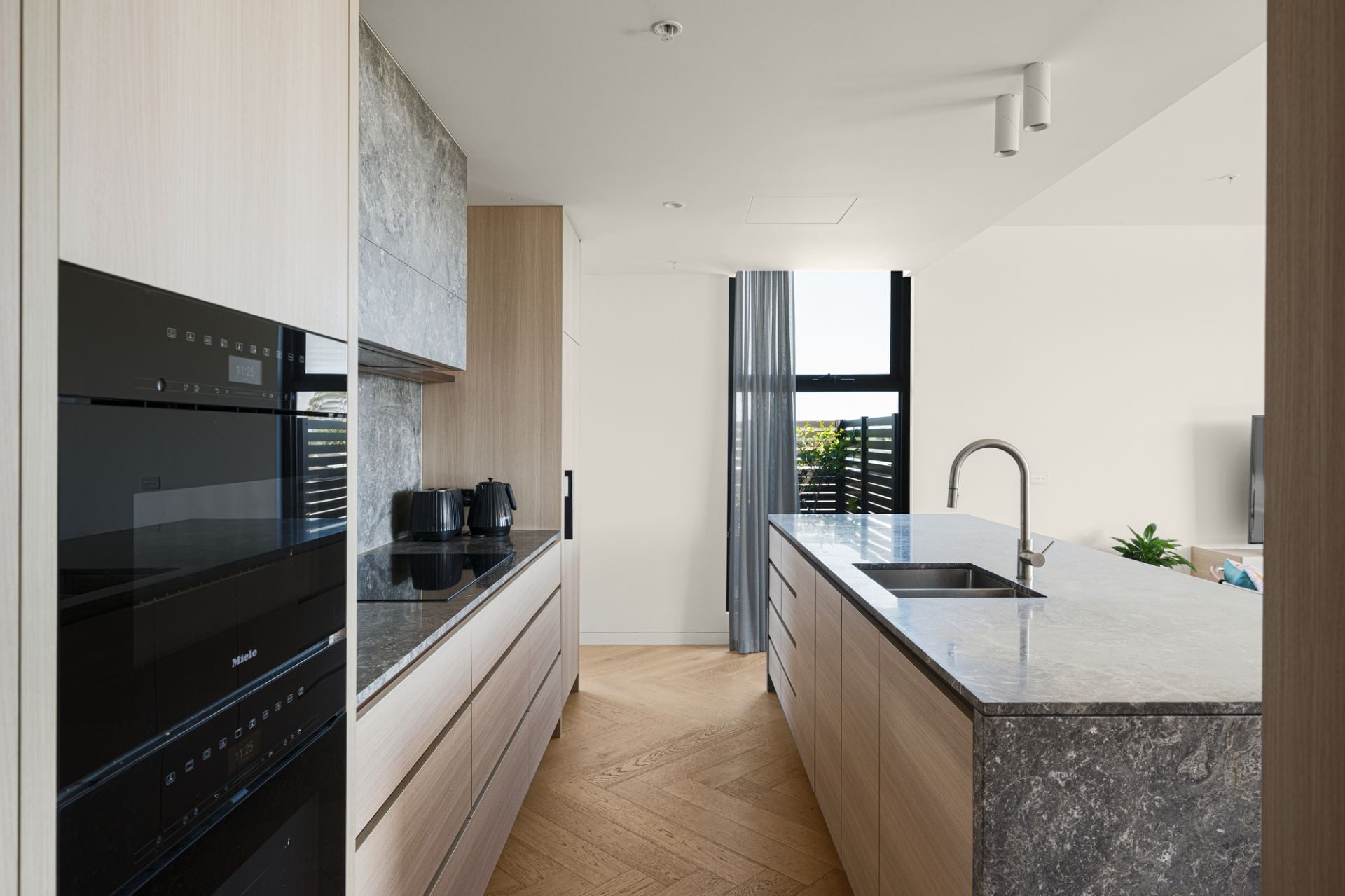 30 Rooding Street, Brighton, Brighton - Thumbnail 4