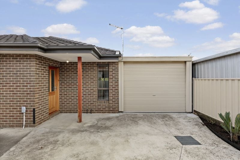 2/29 Menzies Parade, Lalor