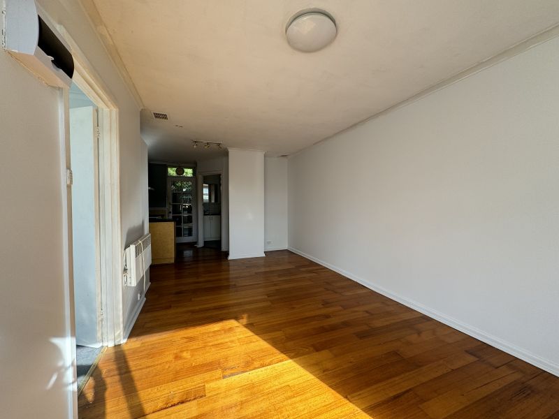 1/71 Pine Street, Reservoir