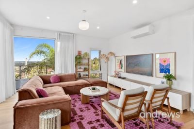 24 Oakbank Avenue, Highton
 
 
 $995,000 - $1,090,000, Highton $ - Thumbnail 4
