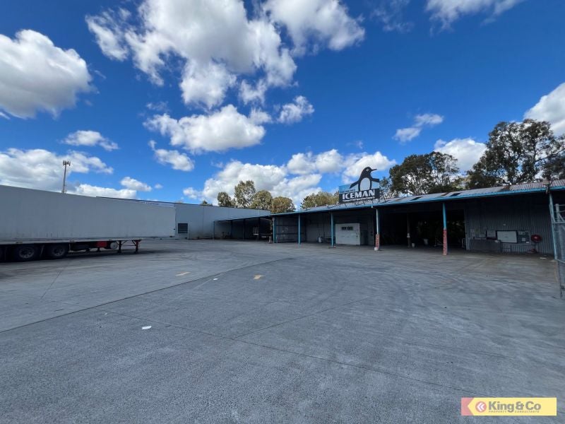 !Warehouse! Awning! Yard!
