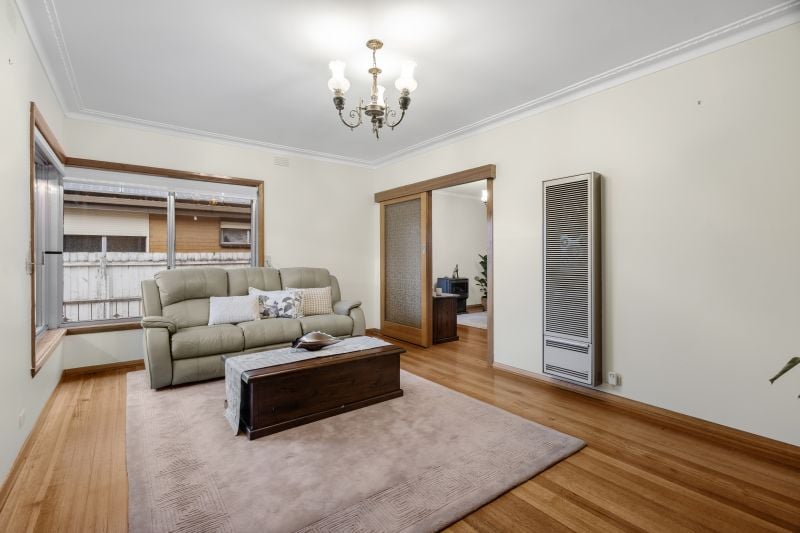 15 Elizabeth Drive, Lalor