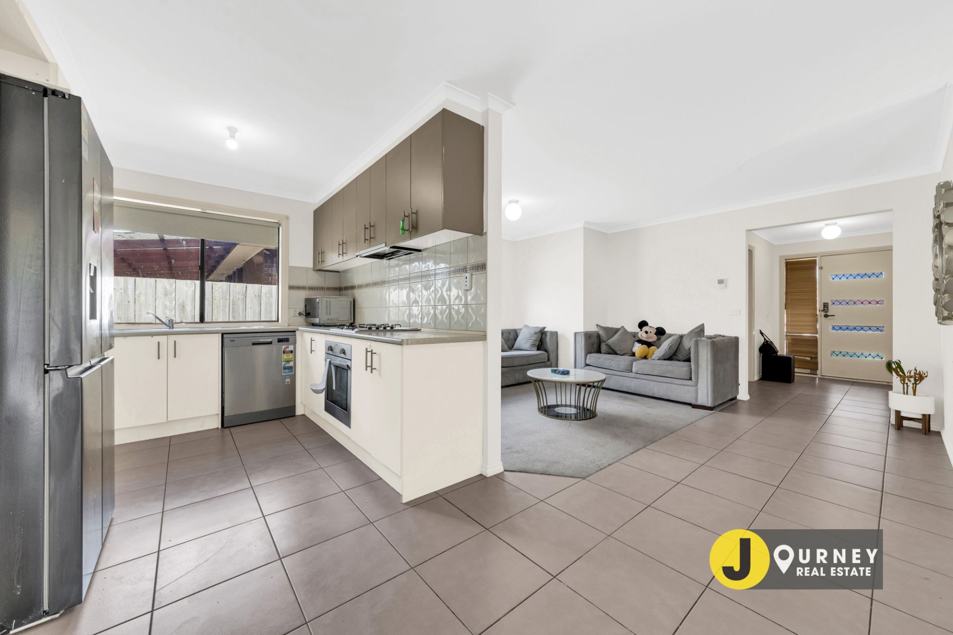 10 Gray Street, Cranbourne North VIC, Cranbourne North - Thumbnail 6