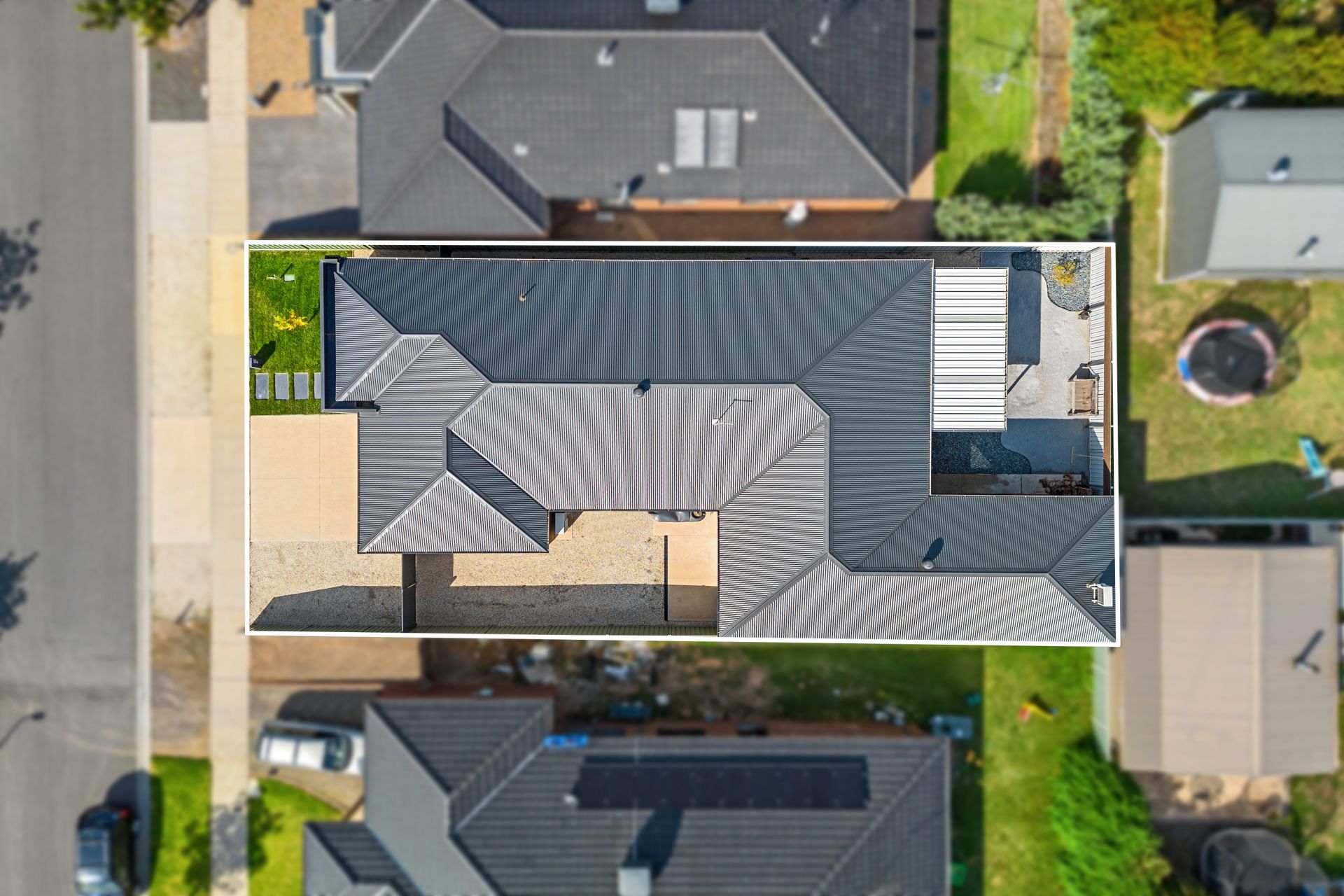 19 Cloverfields Drive, Epsom, Epsom, Epsom - Thumbnail 3