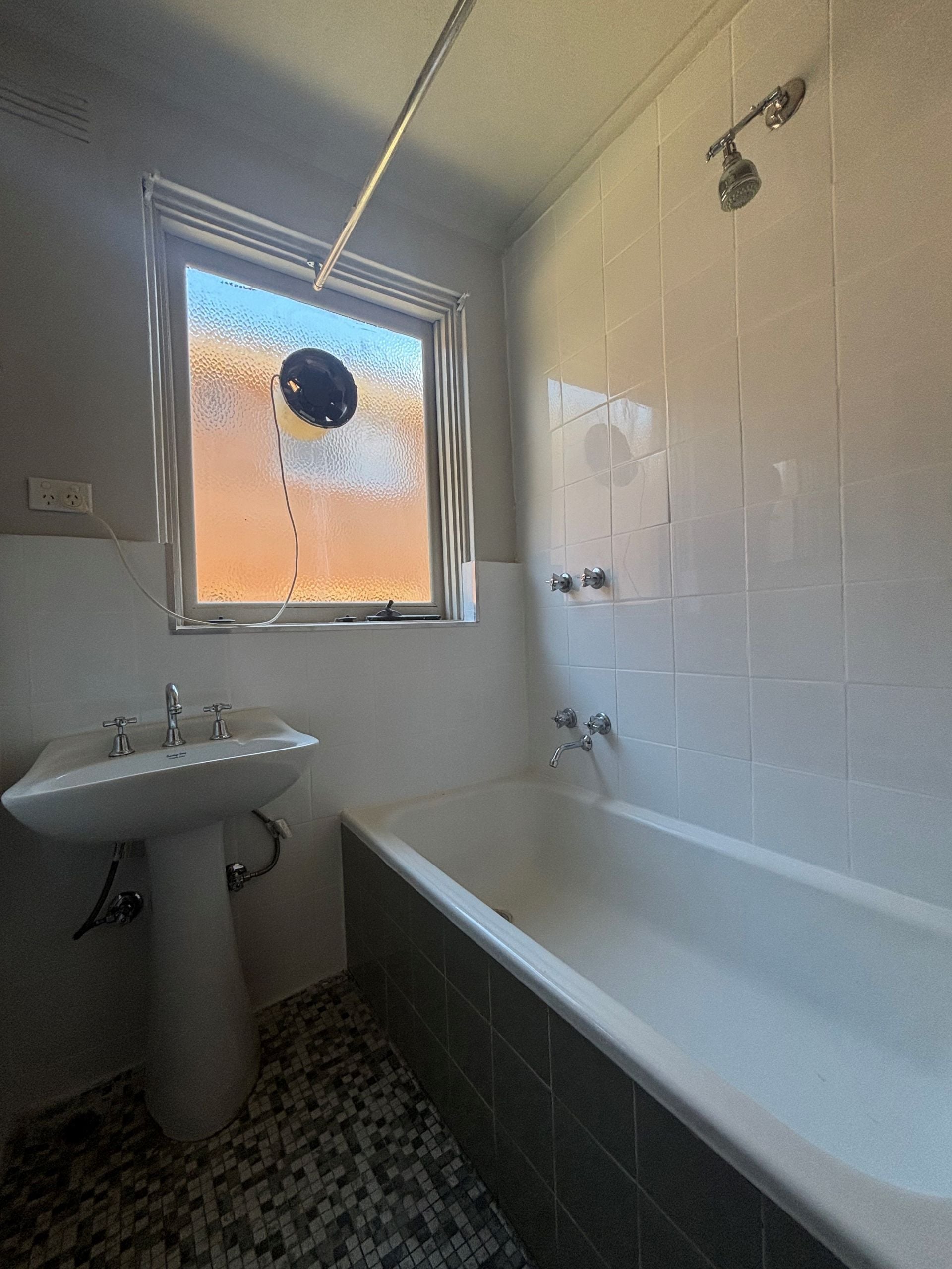 Apartment Living in the Heart of Ivanhoe – Close to Shops & Amenities