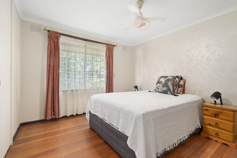 15 Pinetree Crescent, Lalor