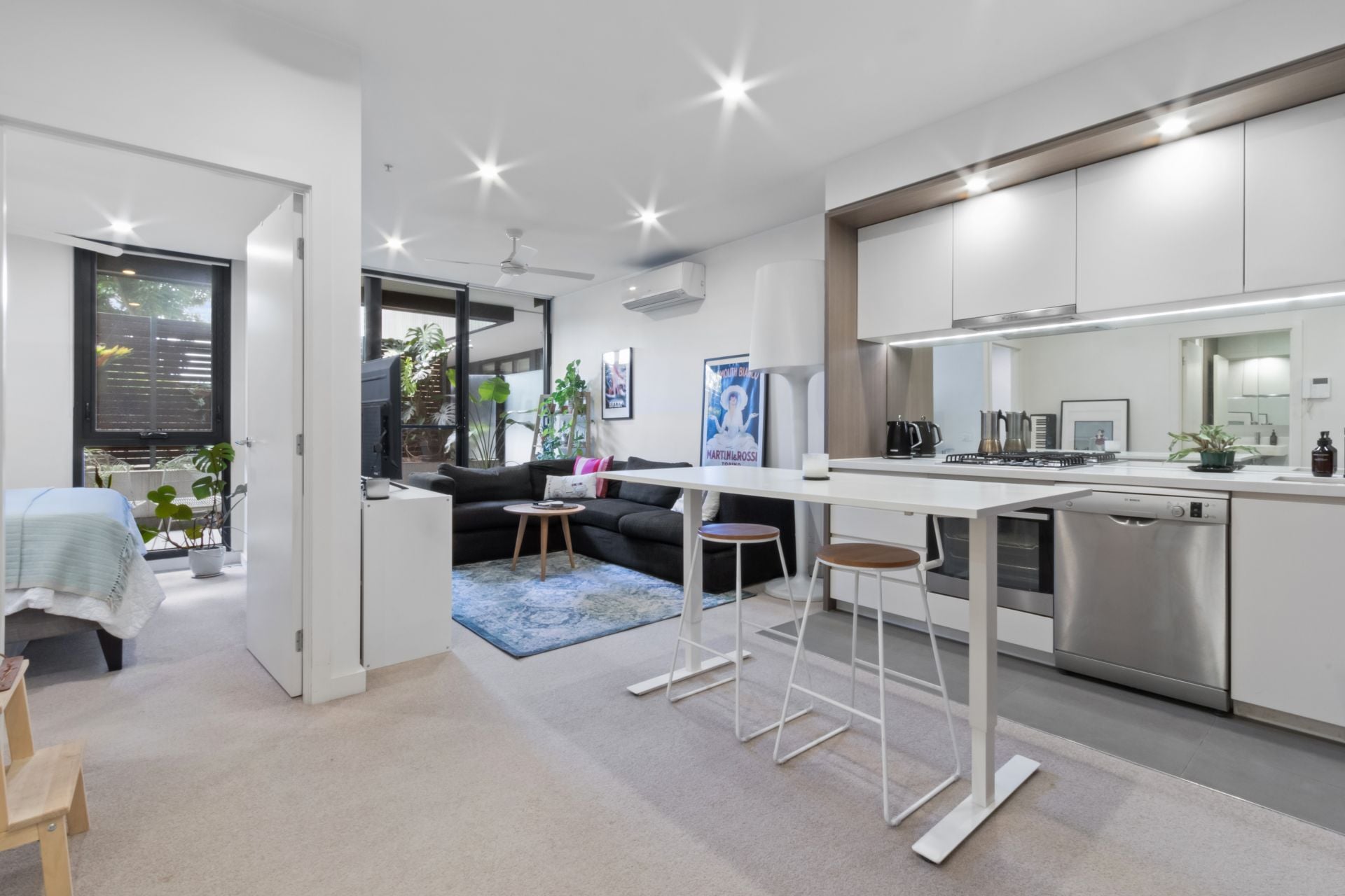 Modern 1 Bedroom Apartment in Vibrant Northcote
