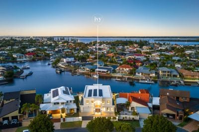 Elegant North Facing Waterfront Residence