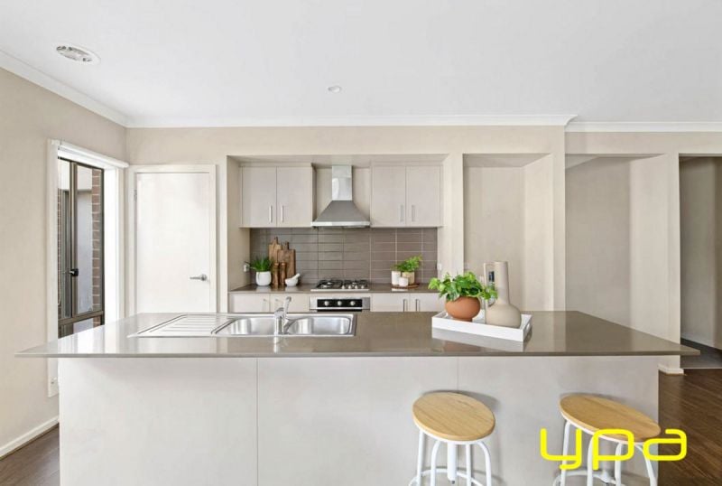 7 Gillyweed Avenue Clyde North VIC, Clyde North - Thumbnail 5