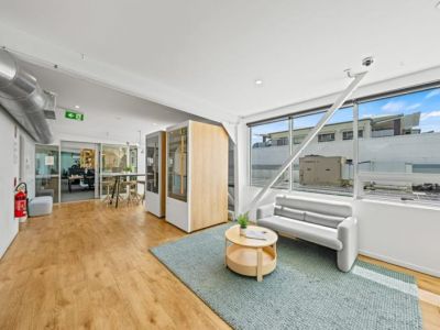 NEWSTEAD STYLE AT AN UNBEATBLE PRICE - ALL OFFERS CONSIDERED!