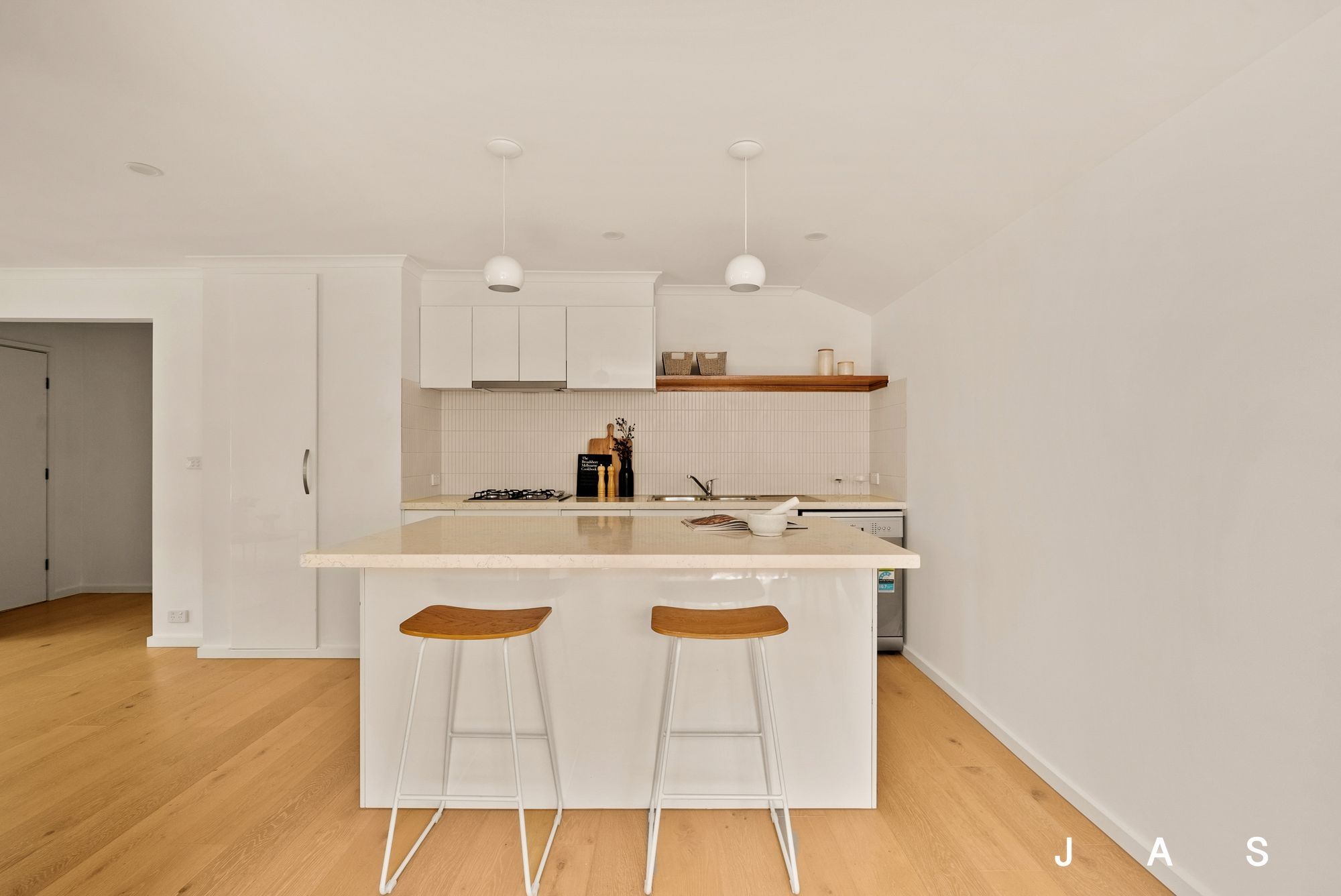 2/7 Gordon Parade, Yarraville, Yarraville - Thumbnail 3