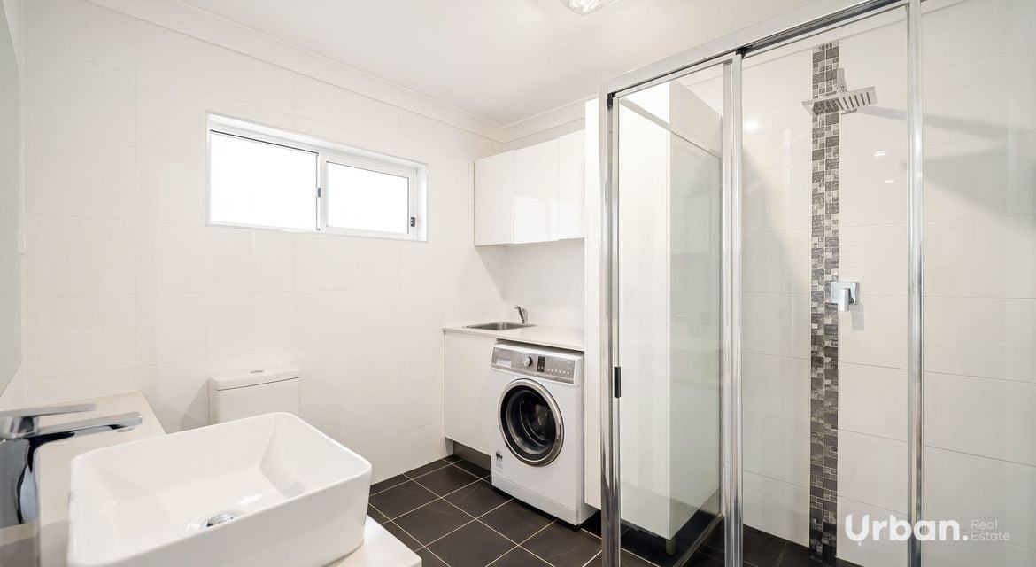Ambarvale 8 Sikes Place