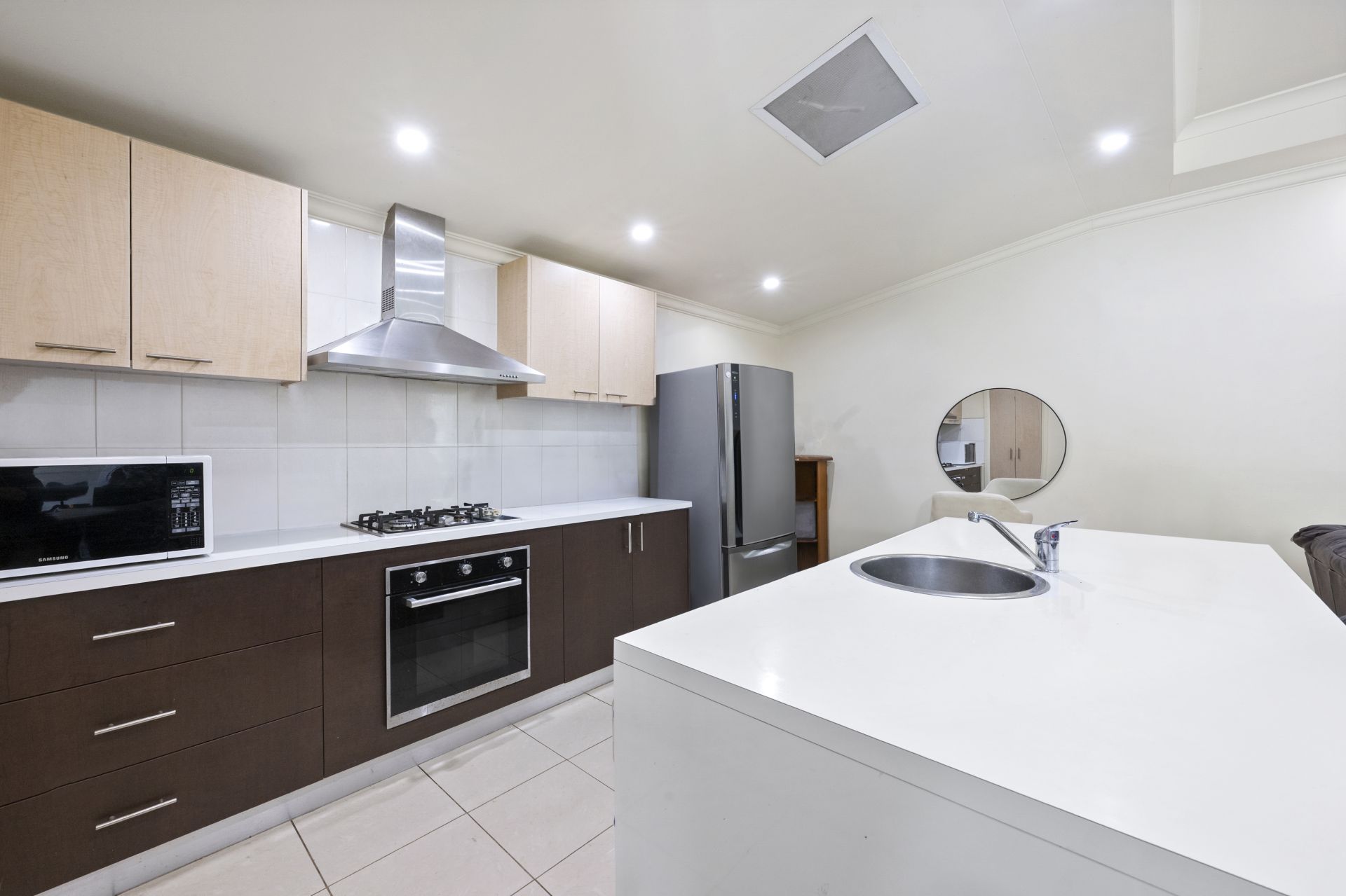 208 Doveton Crescent, Soldiers Hill, Soldiers Hill - Thumbnail 4