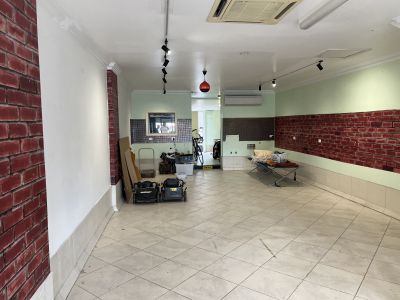 SHARP RETAIL ON STANLEY STREET!