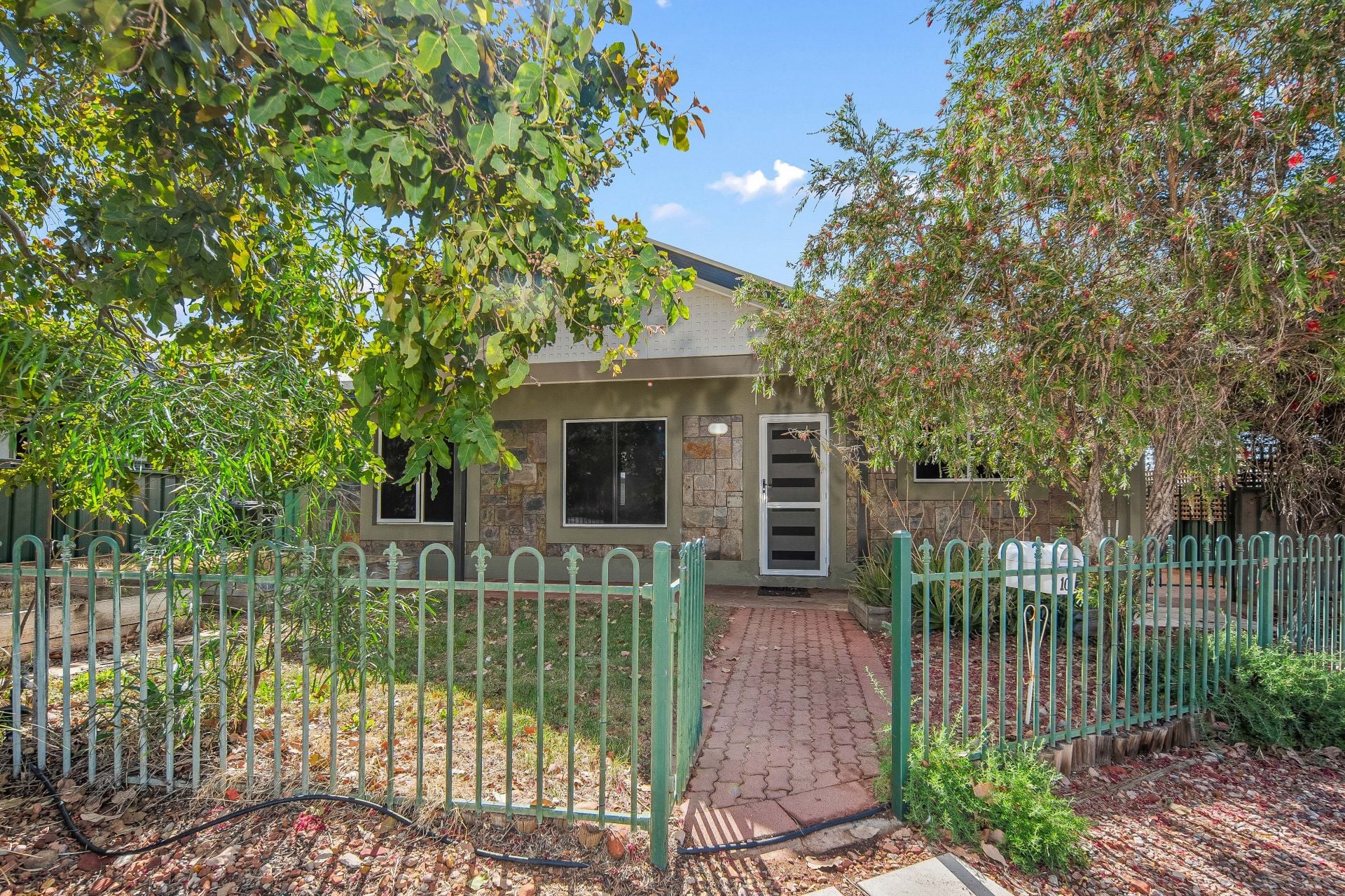 10/111 Cromwell Drive Desert Springs NT, Desert Springs - Thumbnail 3