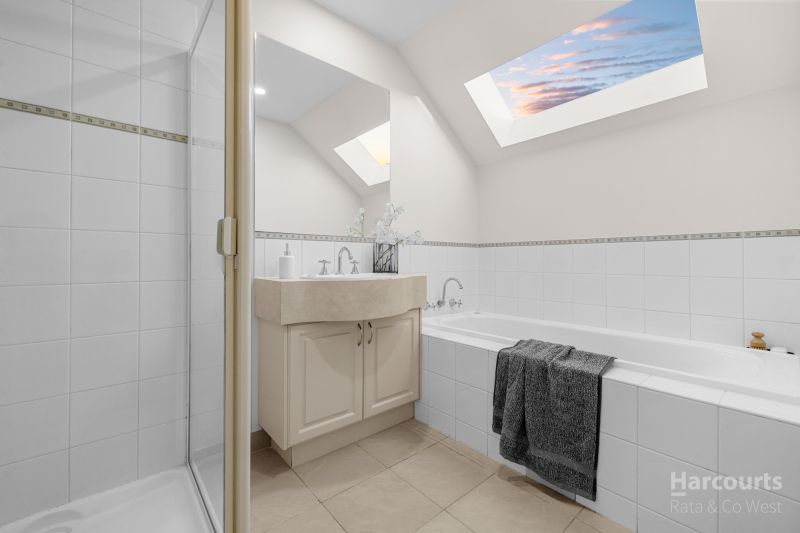 11 Macedon Close, Caroline Springs