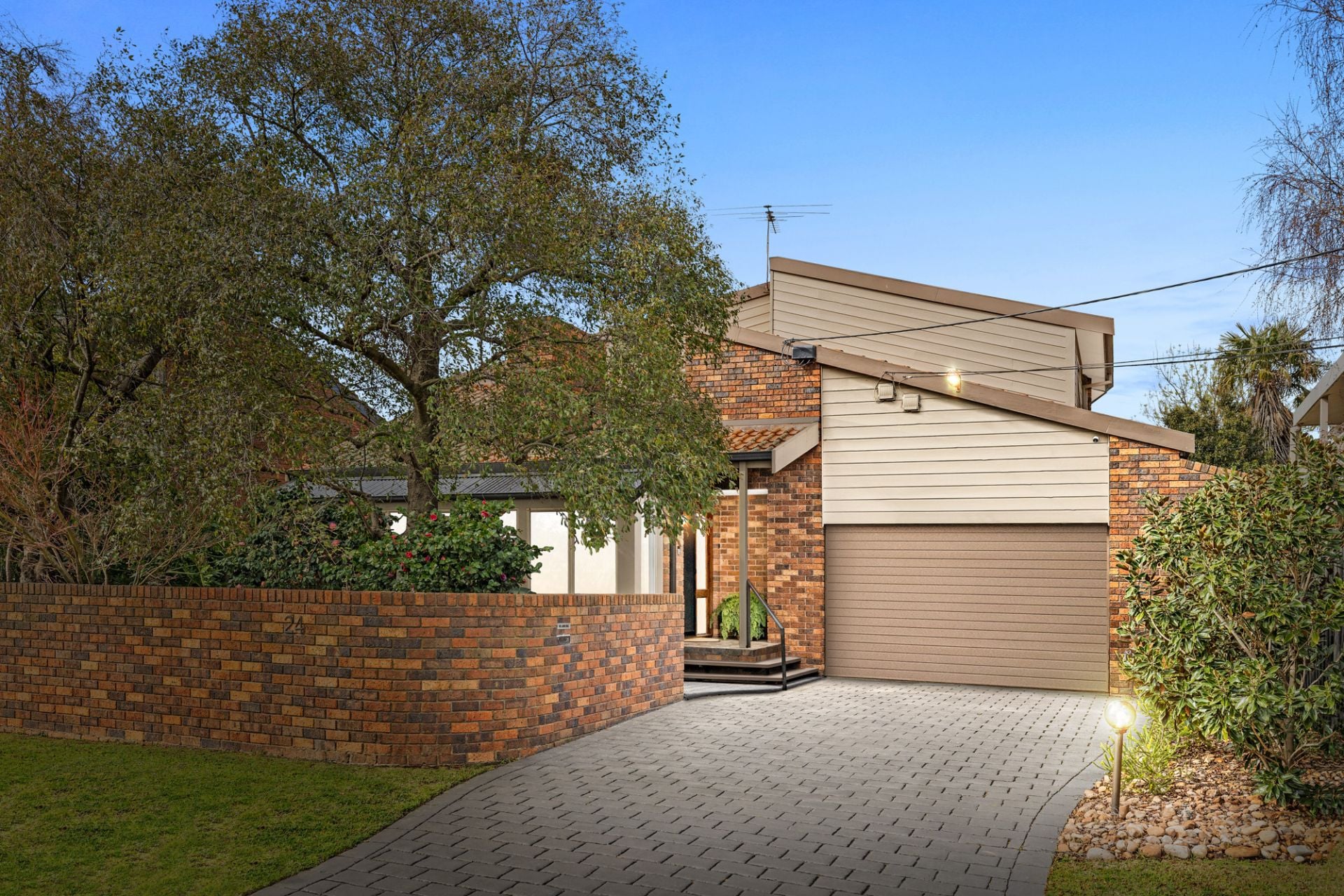 24 Doolan Street, Werribee VIC, Werribee - Thumbnail 2