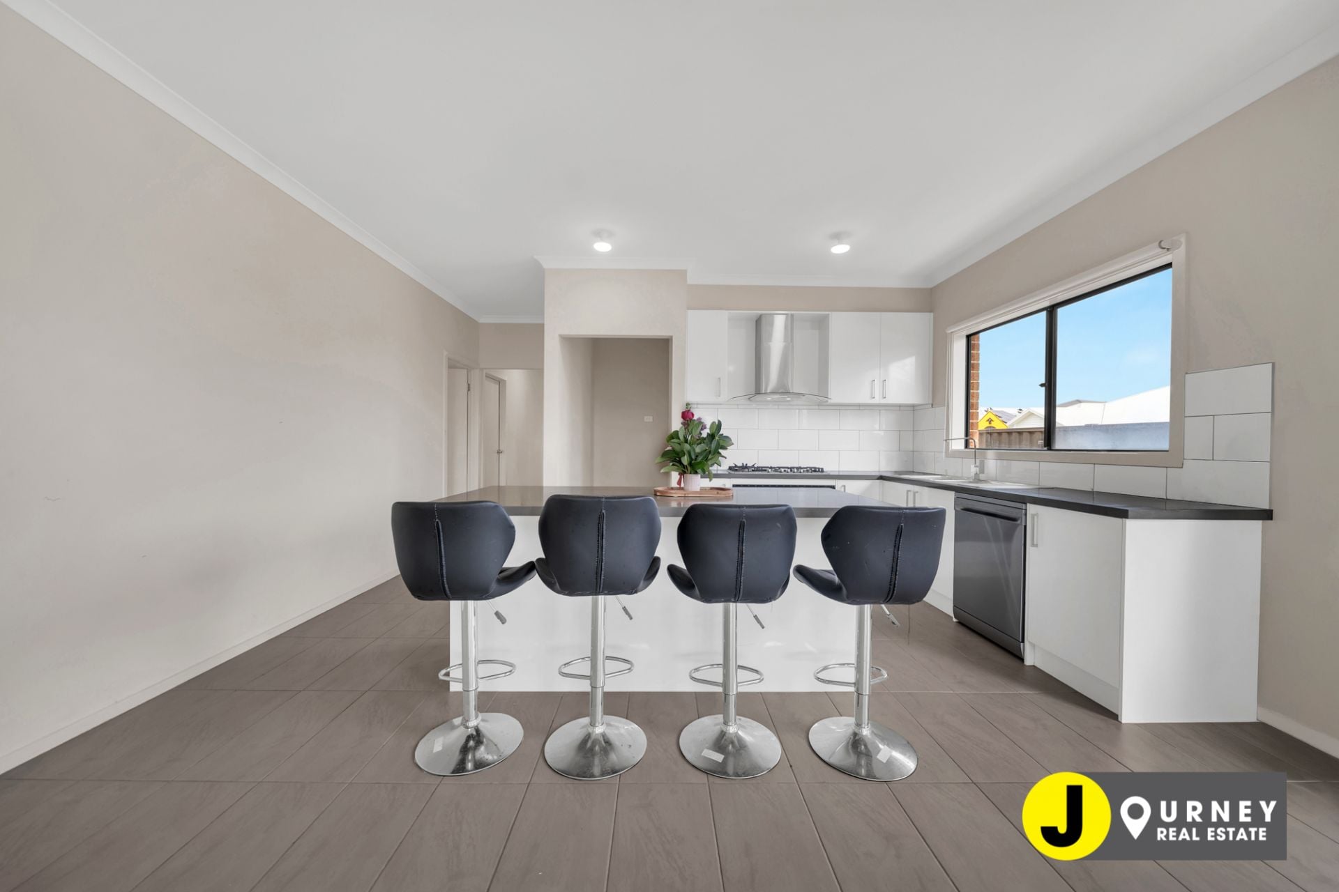 28 Narmada Road Clyde VIC, Clyde - Thumbnail 5
