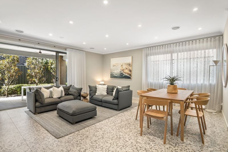 15 Lakeside Drive, Wollert