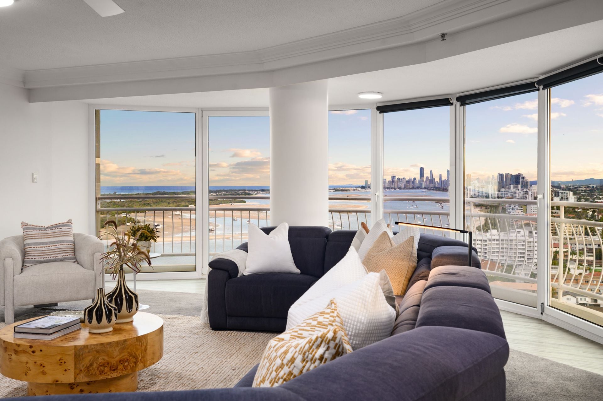 21D/5 Bayview Street, Runaway Bay - Thumbnail 2