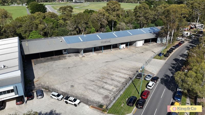!Warehouse! Awning! Yard!