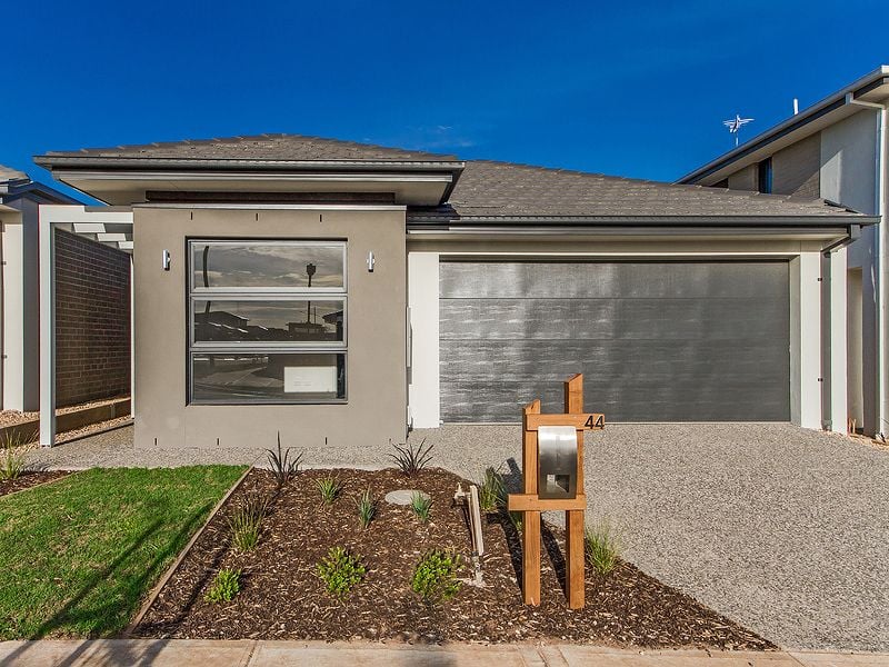 44 Galveston Avenue, Fraser Rise VIC