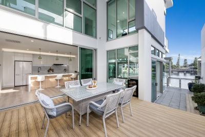 Sophisticated Waterfront Living in Exclusive Ephraim Island