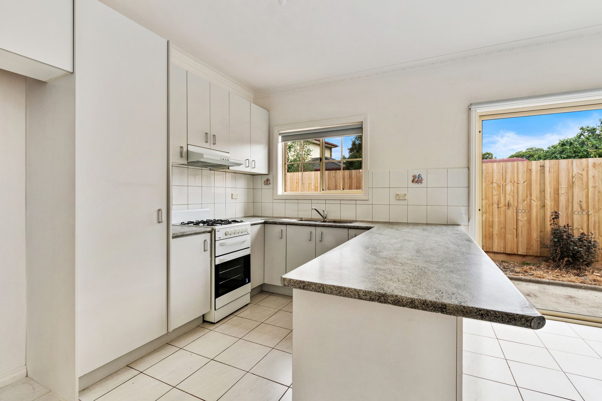 SPACIOUS 3 BEDROOM