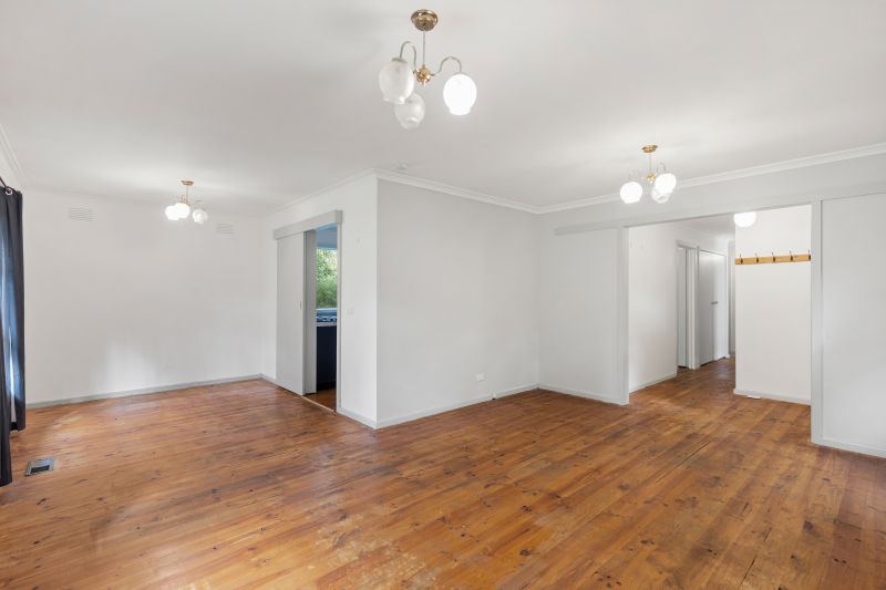 41 Warriparri Crescent, Greensborough