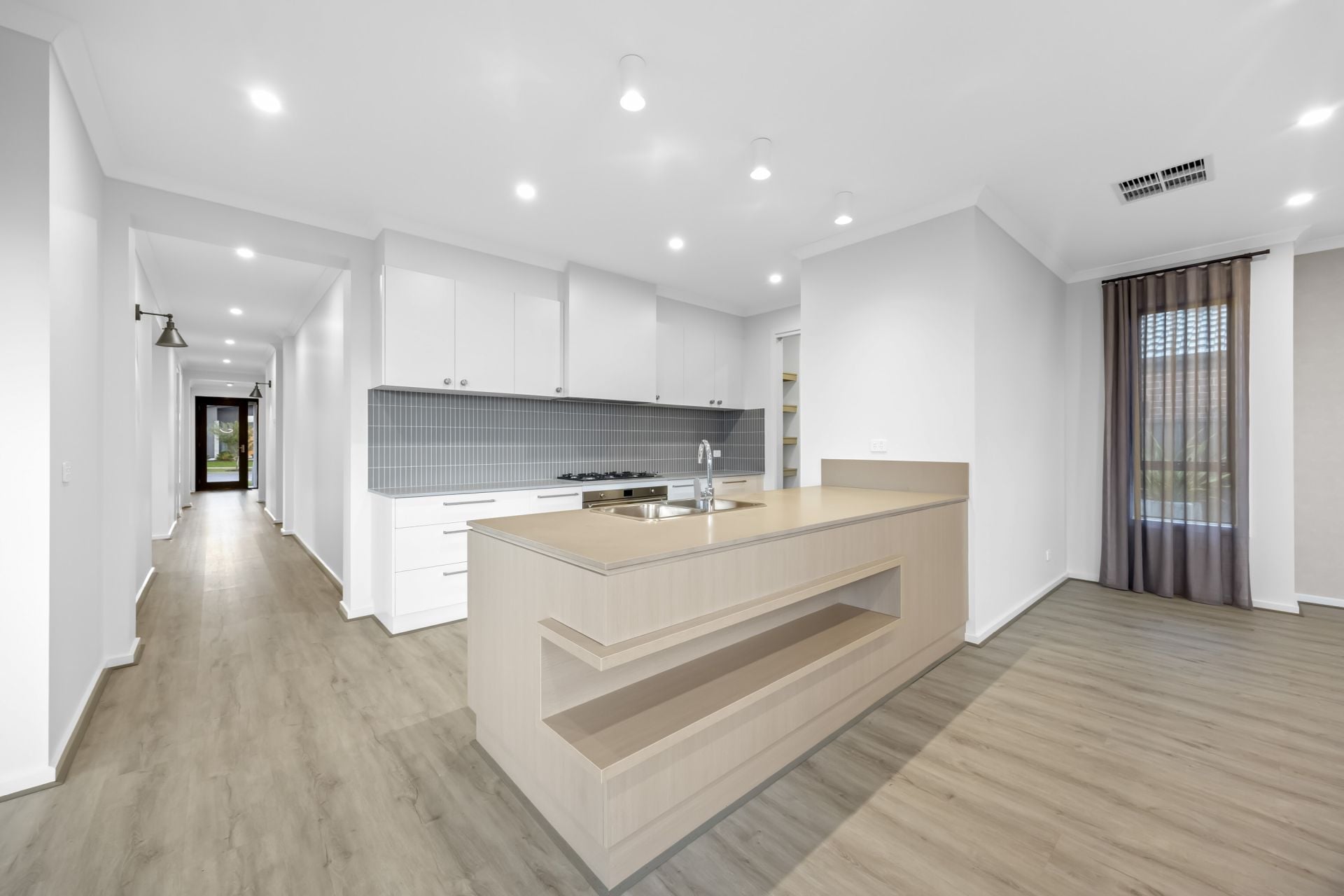 24 Blomeley  Drive, Lucas, Lucas - Thumbnail 4