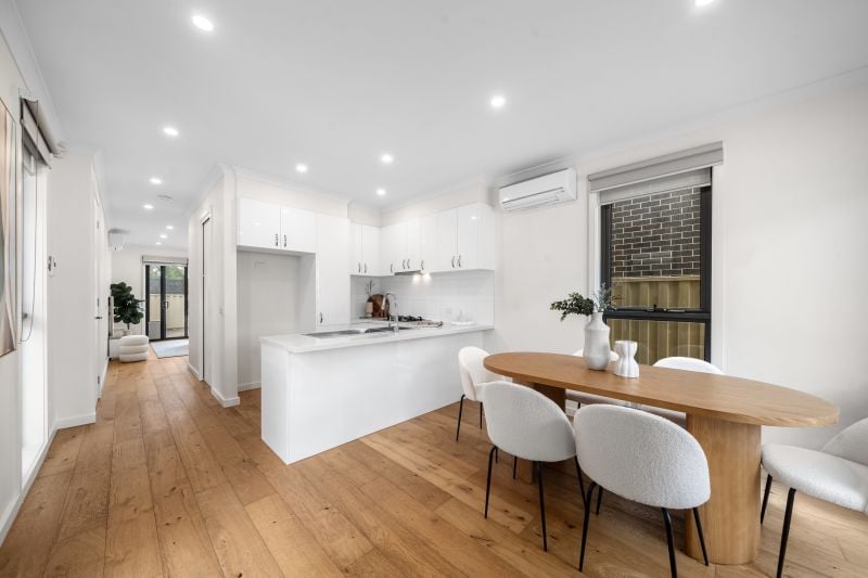 10/10 Crevelli Street, Reservoir