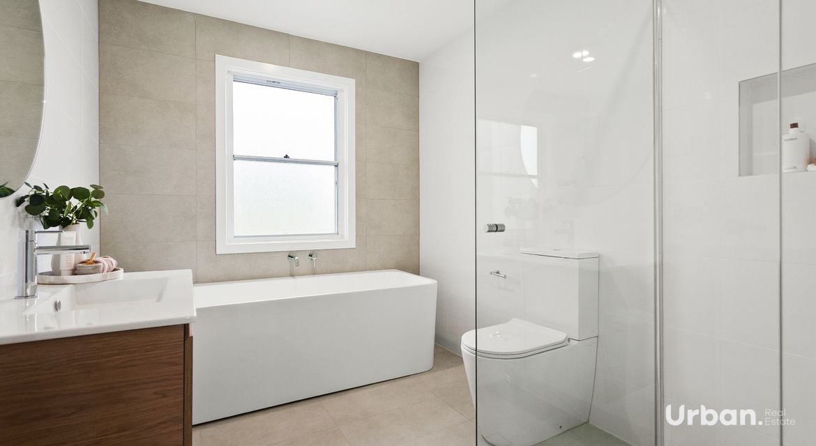 Tullimbar 39 Foxground Parade