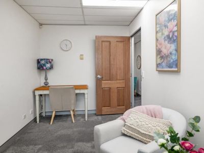 FULLY FITTED SPRING HILL MEDICAL !