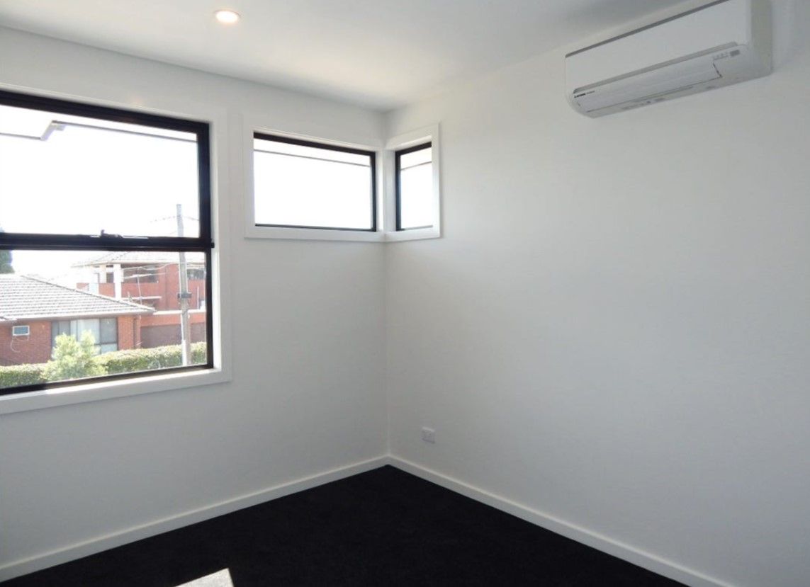 PERFECT LOCATION AND CLOSE TO THE RING ROAD