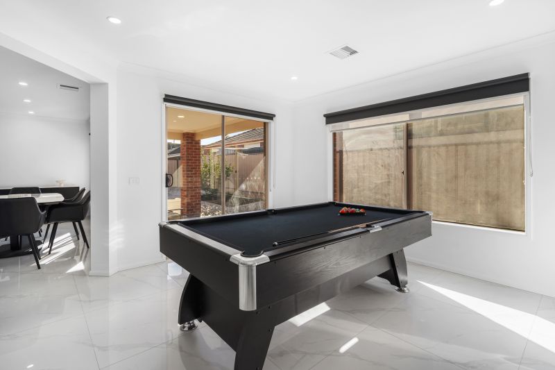 16 Cascade Crescent, Epping