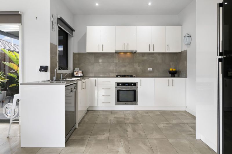 19 Lydgate Terrace, Epping