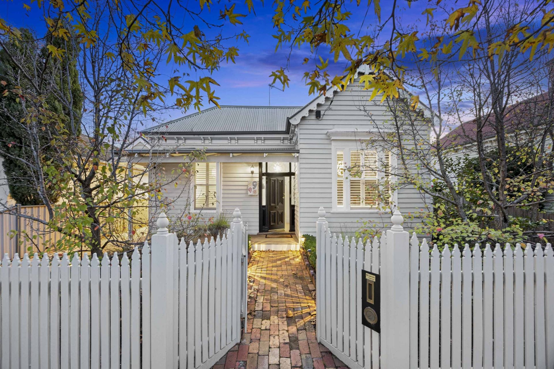 9 Burnbank Street, Lake Wendouree, Lake Wendouree - Thumbnail 2