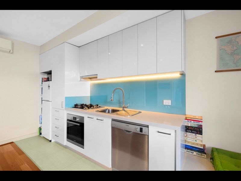 602/42 Wilson Street, South Yarra - Thumbnail 4