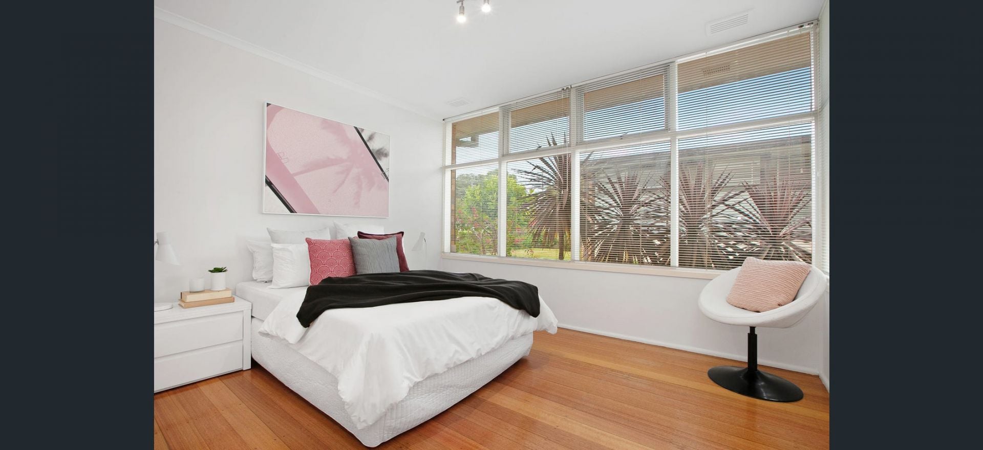 Effortless Living in the Heart of Reservoir