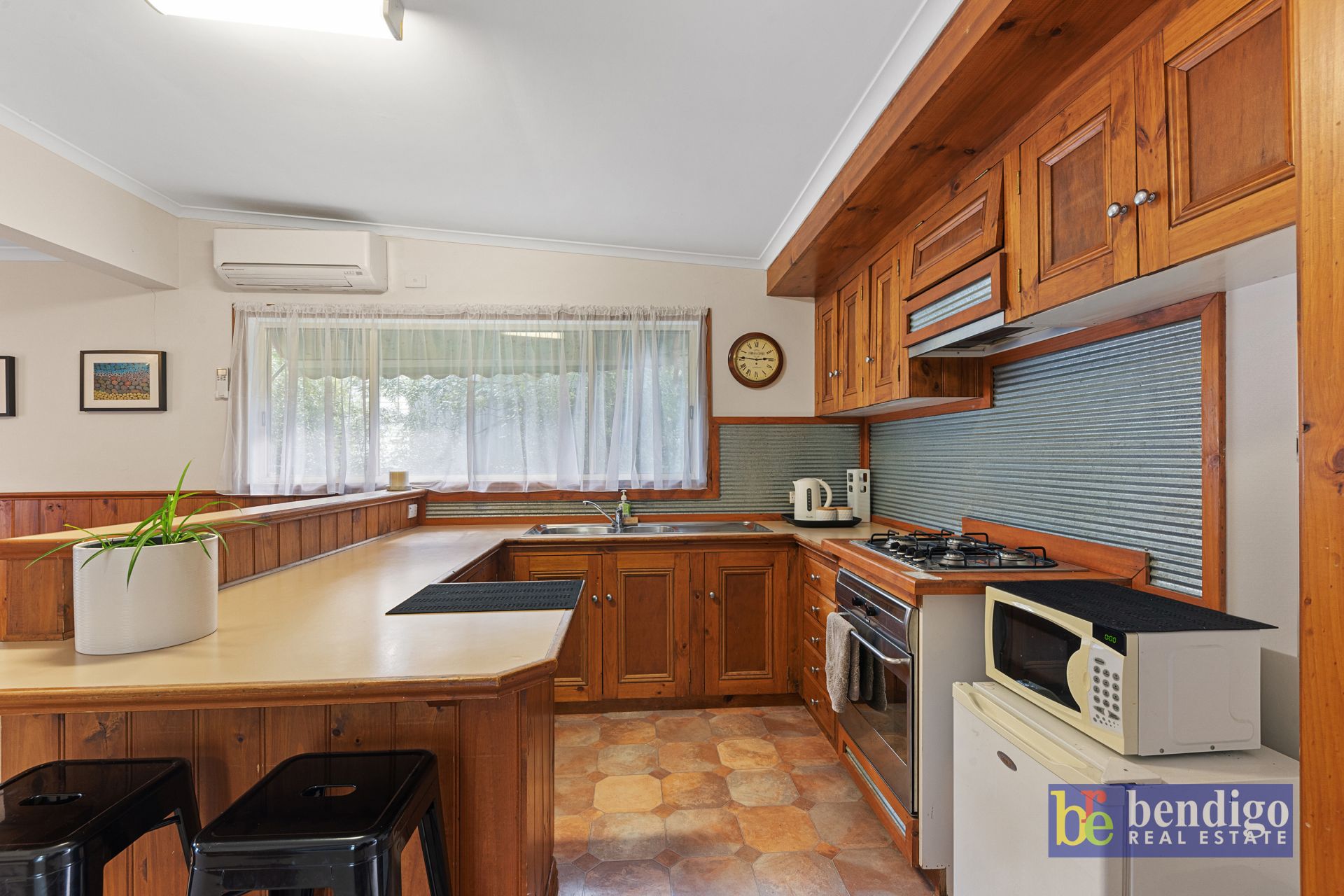 77 Russell Street Quarry Hill VIC, Hill - Thumbnail 4