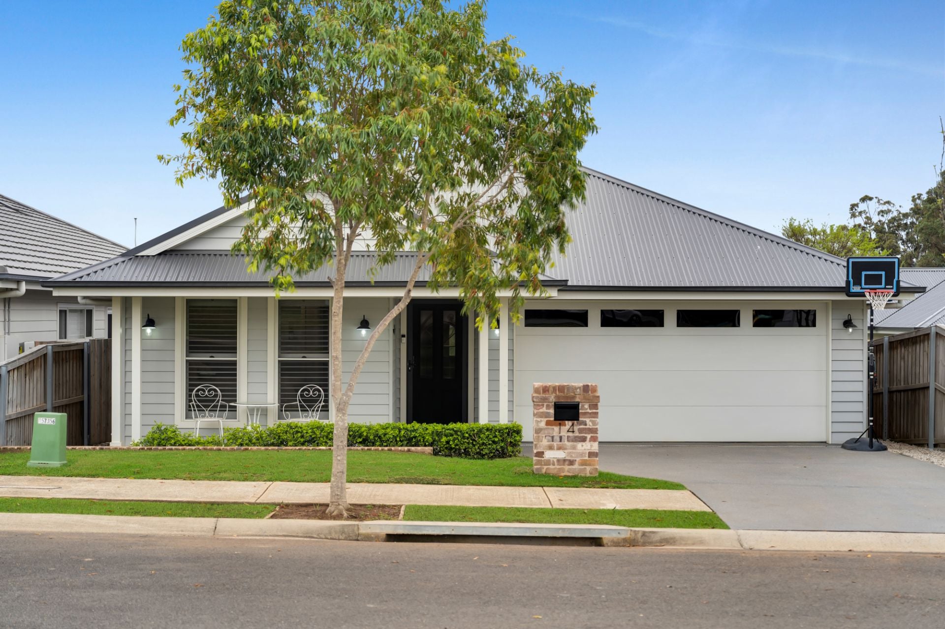 14 Macbeth Close, Oakdale - Image 1