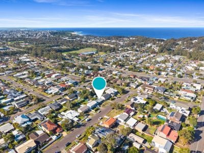 Bateau Bay 7 Sabrina Avenue
