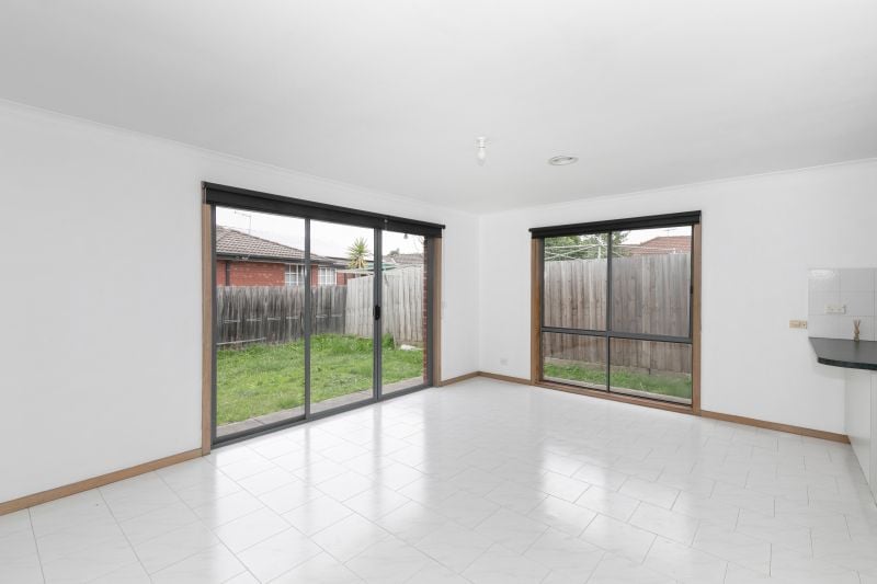 8 Antony Close, Mill Park