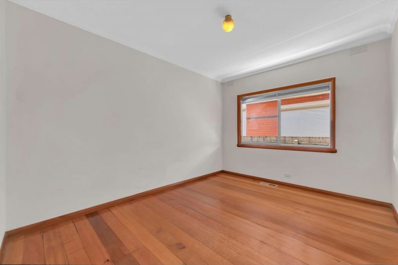 18 Leeson Grove, Lalor