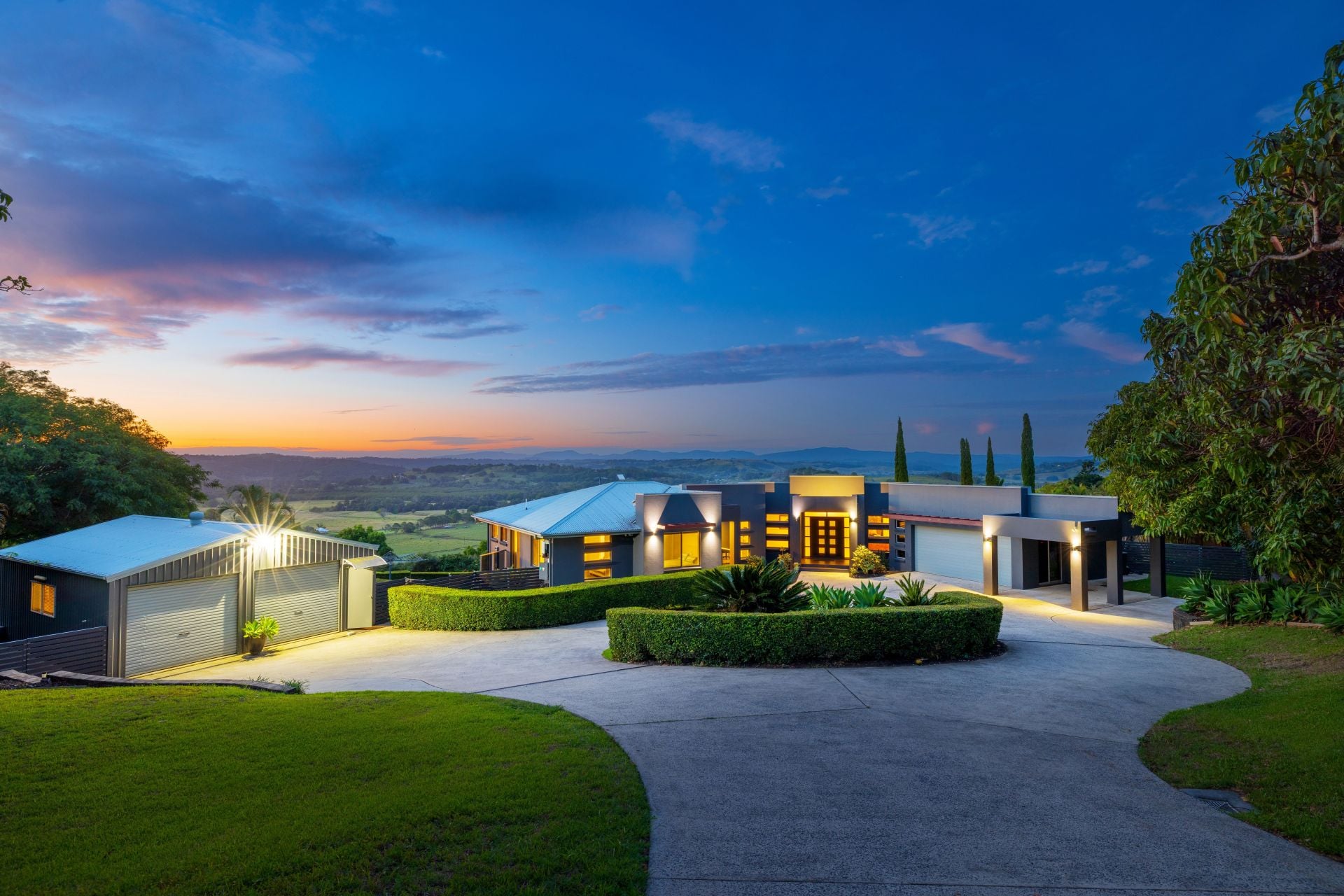 228 Richmond Hill Road, Richmond Hill - Thumbnail 2