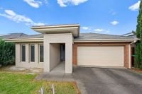 27 Lucinda Lane, Cranbourne North VIC