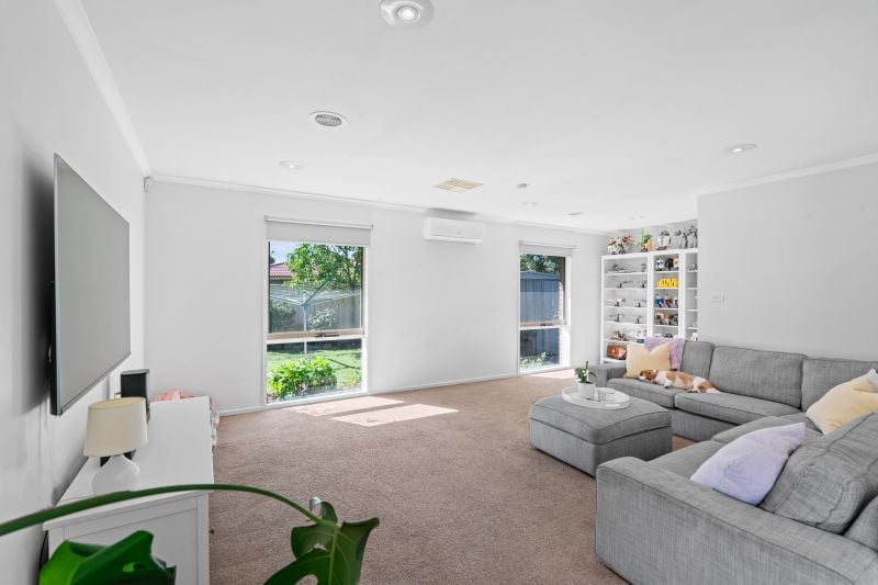 12 Axminster Drive, Craigieburn